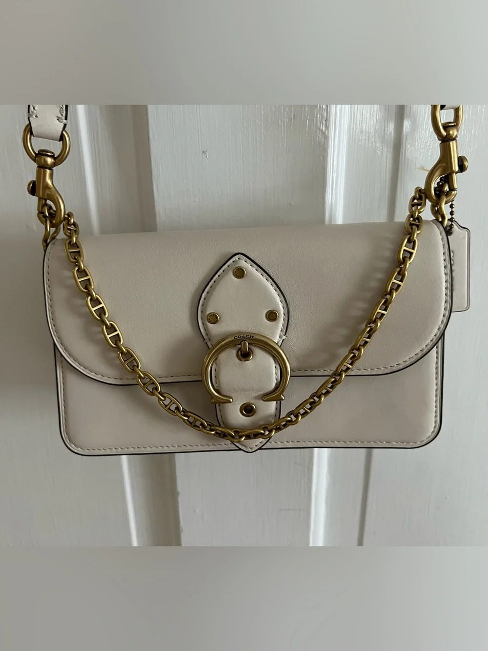 *Barely Used* Coach Beat Crossbody Bag in Chalk, Gold Chain, Dust Bag Included!